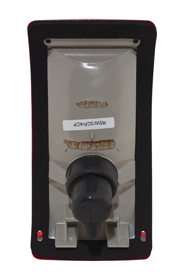 Tail Light - Halogen - right/left (image 4)