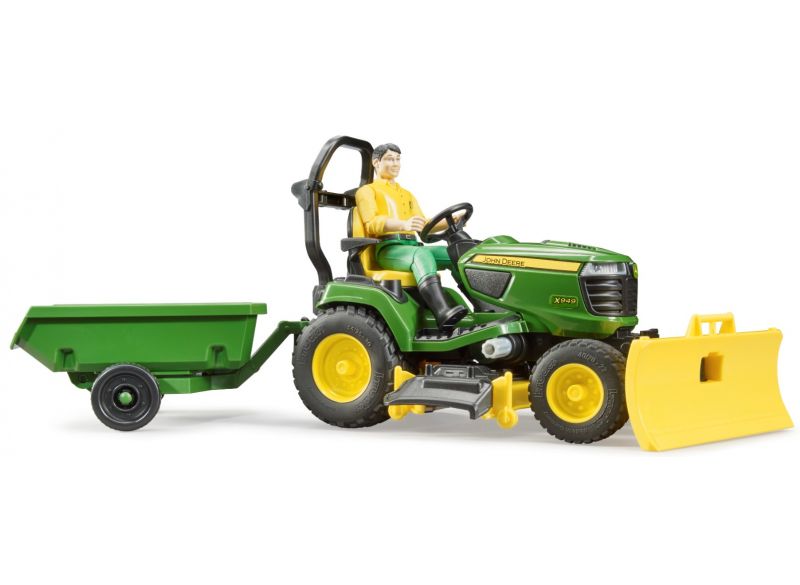 Bruder 09824 John Deere Lawn Tractor with Gardener - Image 3