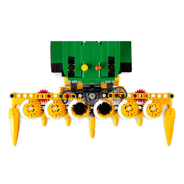 LEGO® Technic John Deere 9700 Forage Harvester (image 4)