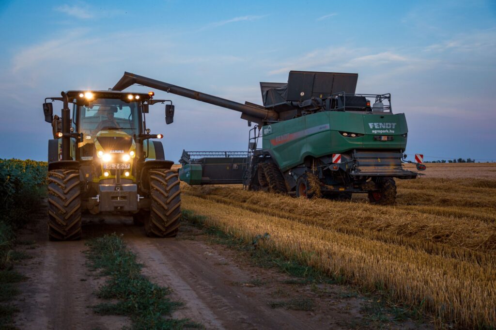 Best Work Lights for Combine Harvesters: Lumen, Beam and Mounting Picks