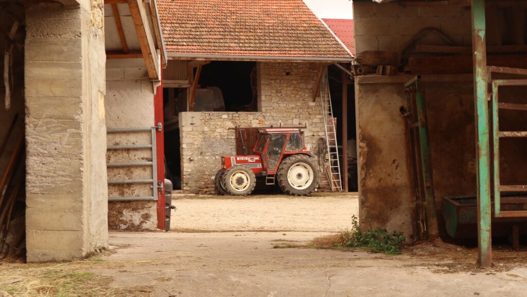 How to Light a Farmyard: Security, Safety, and Efficiency - photo by FCPoppe on Pexels