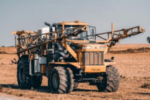 Self-Propelled Sprayer Lights: Night Spraying Safely with the Right Setup - photo by Styves Exantus on Pexels